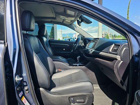 Used 2018 Toyota Highlander Limited AWD/4WD image 11
