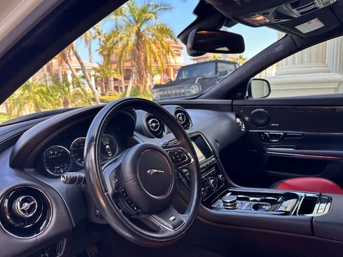 Used 2015 Jaguar XJ R LWB RWD image 50