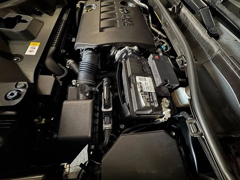 Used 2020 Toyota C-HR Limited image 53