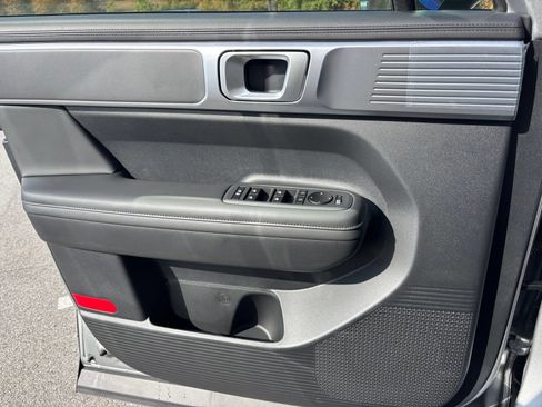 Used 2026 Hyundai Santa Fe SEL FWD image 11