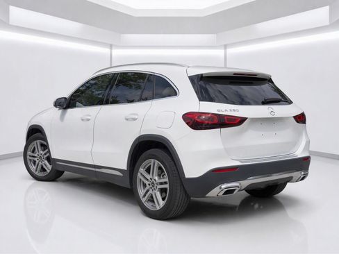 Used 2021 Mercedes-Benz GLA 250 4MATIC image 3