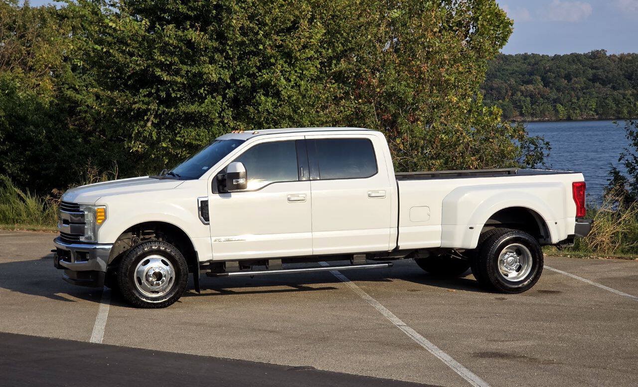 Used 2017 Ford F350 Lariat AWD/4WD image 2