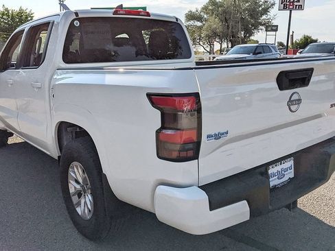 Used 2024 Nissan Frontier SV AWD/4WD image 4