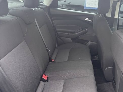 Used 2018 Ford Focus SE FWD image 9