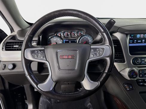 Used 2020 GMC Yukon SLT RWD image 12