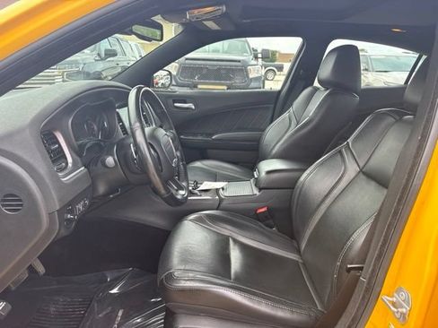 Used 2017 Dodge Charger SXT w/ AWD Plus Group image 12