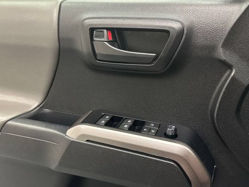 Certified 2023 Toyota Tacoma SR5 AWD/4WD image 16