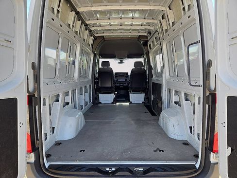 Used 2025 Mercedes-Benz Sprinter 2500 image 15