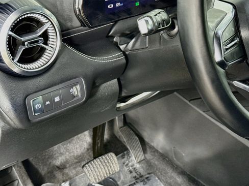 Used 2025 Chevrolet Blazer EV LT AWD/4WD image 12