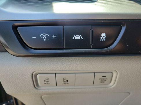 Used 2024 Kia Carnival LX FWD image 24