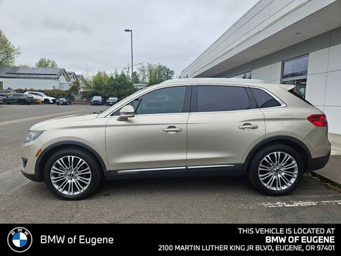 Used 2017 Lincoln MKX Reserve AWD/4WD image 6