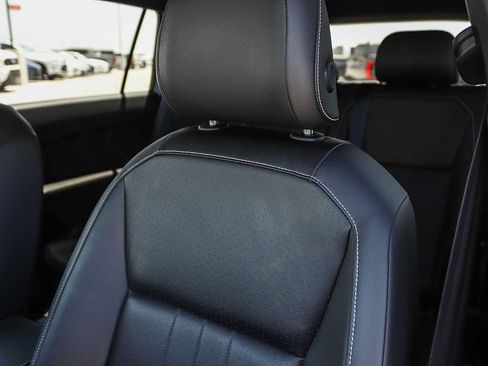 Certified 2023 Volkswagen Tiguan SE R-Line FWD image 27