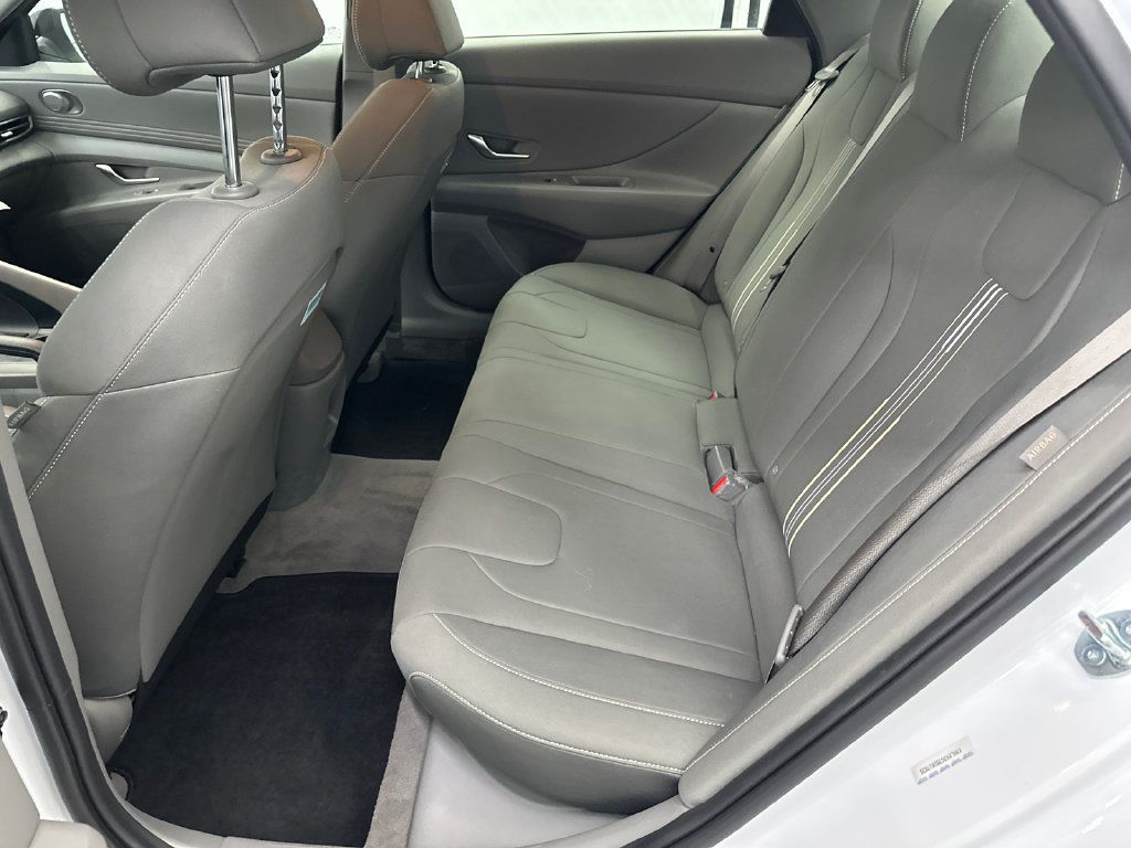 Certified 2025 Hyundai Elantra Sport FWD image 19