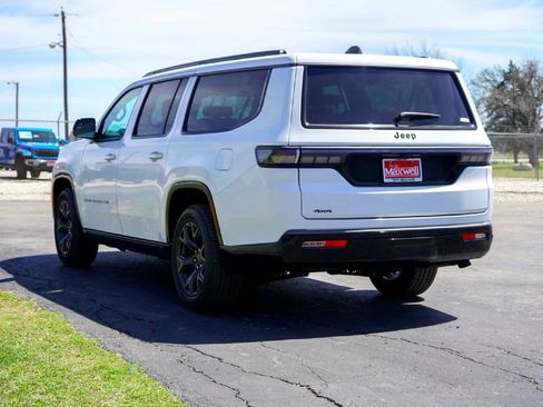 New 2026 Jeep Grand Wagoneer L Limited AWD/4WD image 8