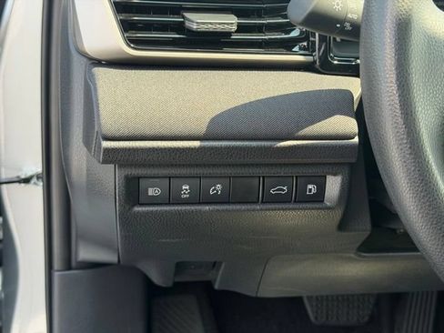 Used 2025 Toyota Camry LE FWD image 19