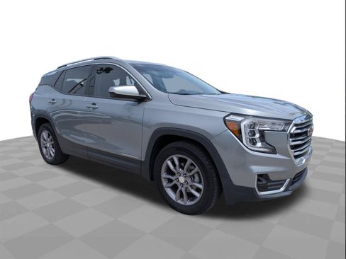 Certified 2023 GMC Terrain SLT FWD image 2