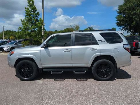 Certified 2022 Toyota 4Runner TRD Off-Road AWD/4WD image 3