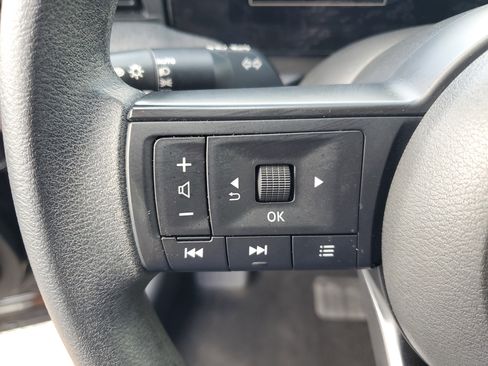 Certified 2025 Nissan Kicks SV image 16