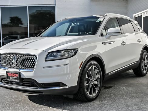 Used 2022 Lincoln Nautilus Reserve w/ Cargo Utility Package AWD/4WD image 6