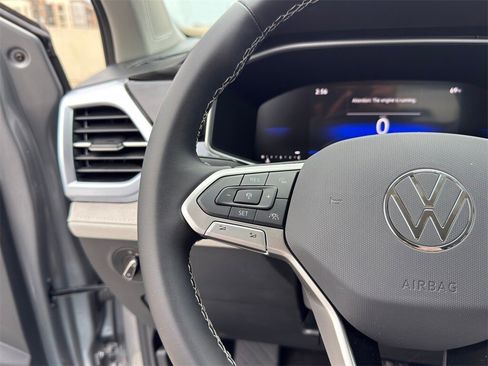 New 2025 Volkswagen Taos SE image 16