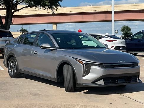 Used 2025 Kia K4 FWD image 4