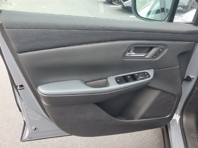 New 2026 Nissan Leaf Platinum+ w/ Cargo Package (Platinum+) FWD image 9