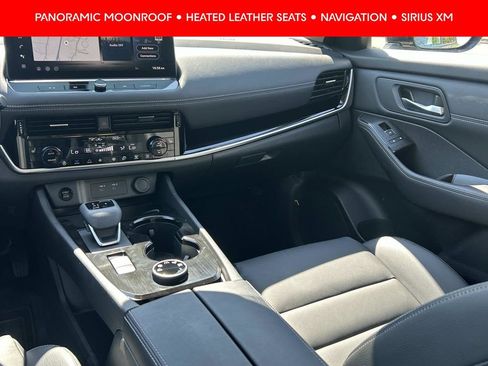 Certified 2025 Nissan Rogue SL w/ Tech Package AWD/4WD image 27