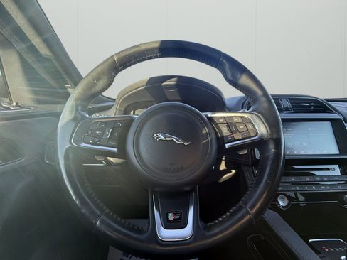 Used 2017 Jaguar F-PACE S image 14