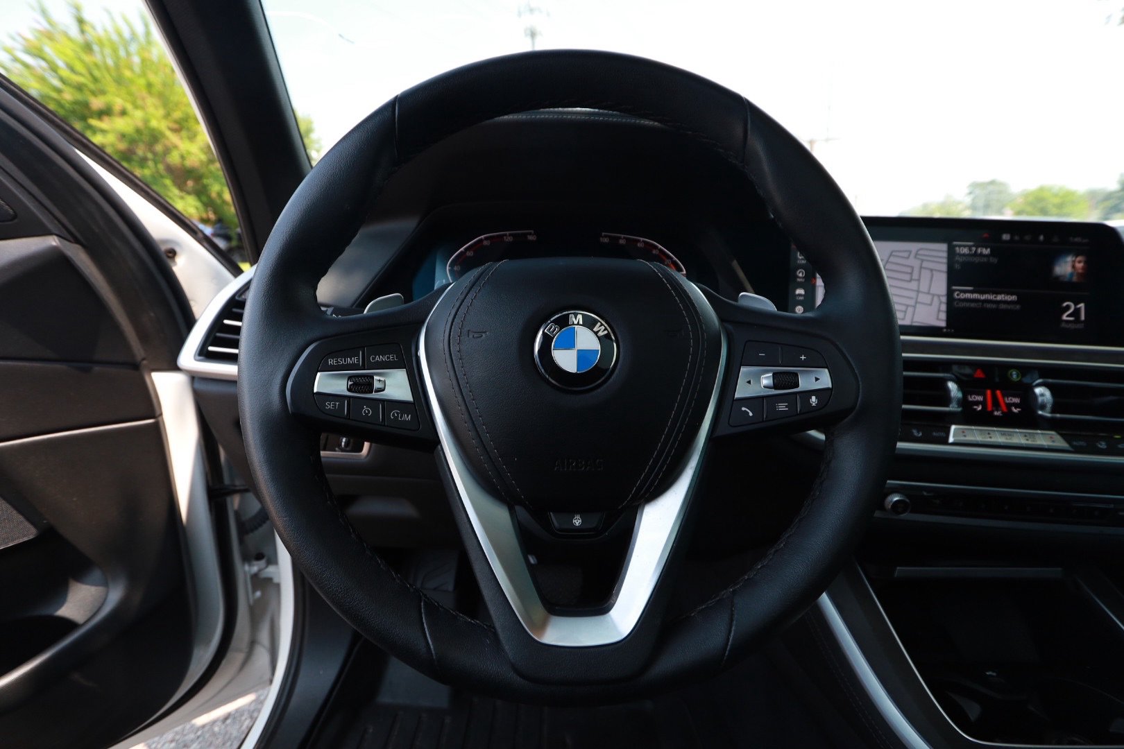 Used 2022 BMW X5 xDrive40i w/ Premium Package AWD/4WD image 10