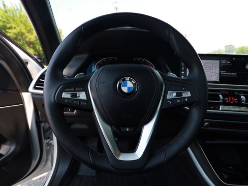 Used 2022 BMW X5 xDrive40i w/ Premium Package AWD/4WD image 10