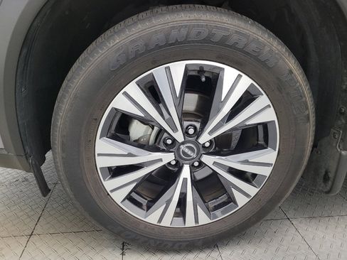 Used 2023 Nissan Rogue SV image 31