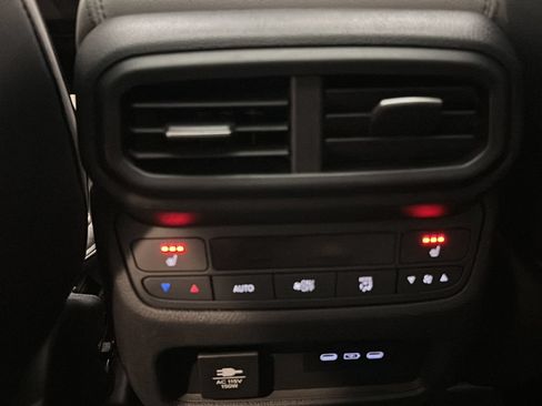 Certified 2024 Honda Pilot Elite image 32
