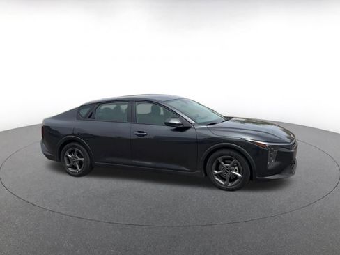 Used 2025 Kia K4 LXS FWD image 2