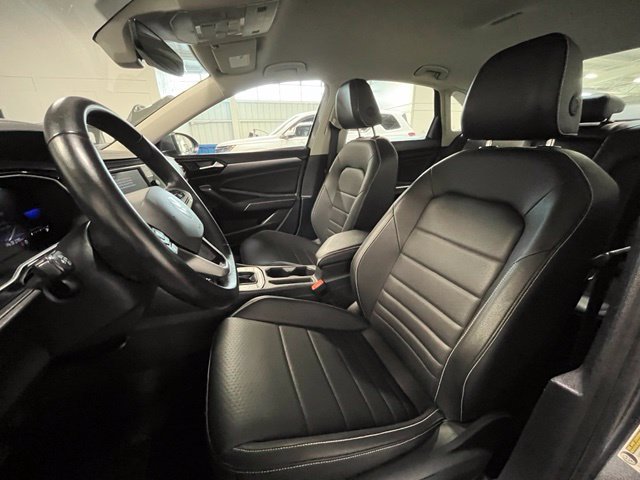 Used 2024 Volkswagen Jetta SE FWD image 21