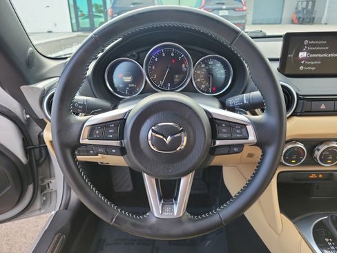 Used 2025 MAZDA MX-5 Miata Grand Touring RWD image 17