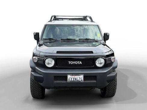 Used 2010 Toyota FJ Cruiser 4WD image 8