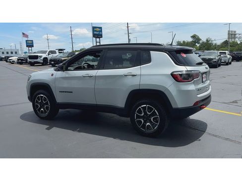 Used 2025 Jeep Compass Trailhawk AWD/4WD image 6
