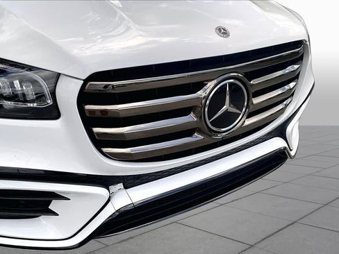 Used 2024 Mercedes-Benz GLS 450 4MATIC image 30