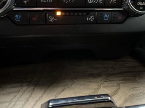 Used 2021 Ford Expedition Platinum image 7