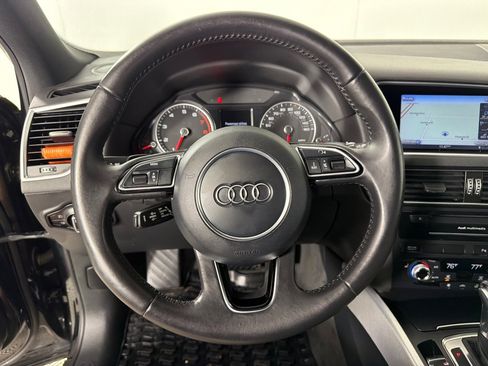 Used 2017 Audi Q5 2.0T Premium Plus w/ Technology Package image 16