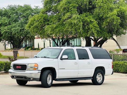 Used 2003 GMC Yukon XL SLT w/ 1SD Preferred Equipment Group RWD image 4