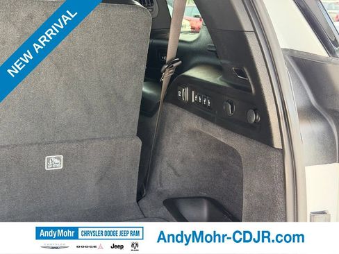 Used 2023 Jeep Grand Cherokee L Overland w/ Rear Seat Video Group I AWD/4WD image 39