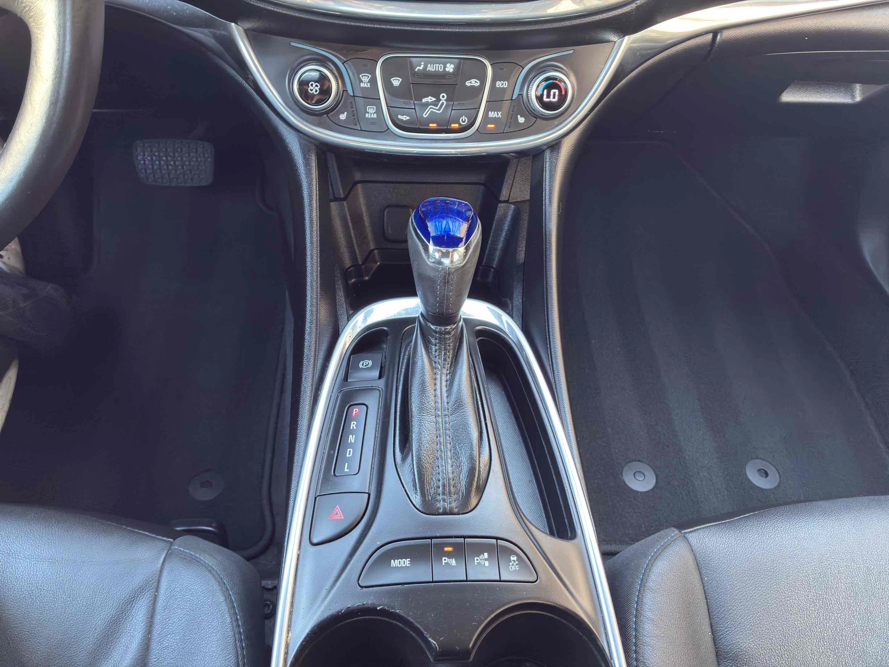Used 2018 Chevrolet Volt Premier FWD image 25