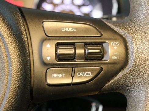 Used 2018 Kia Sedona L image 22