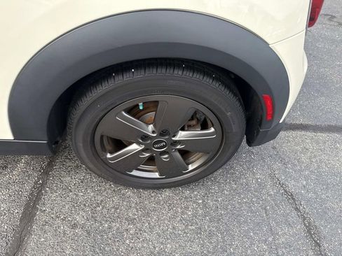 Used 2022 MINI Cooper 2-Door Hardtop image 12