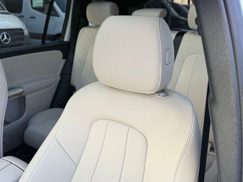 New 2026 Mercedes-Benz GLB 250 GLB 250 image 3