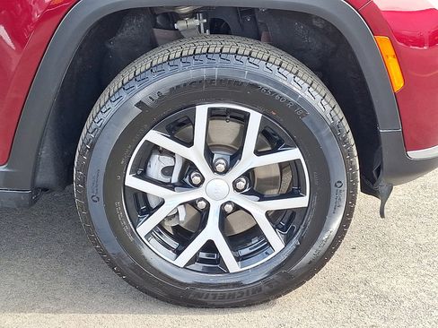 Certified 2025 Jeep Grand Cherokee L Limited image 8