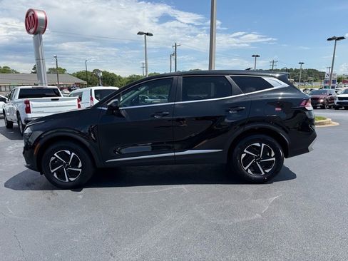New 2025 Kia Sportage LX image 6