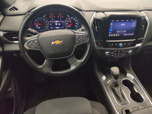 Used 2022 Chevrolet Traverse LT FWD image 22