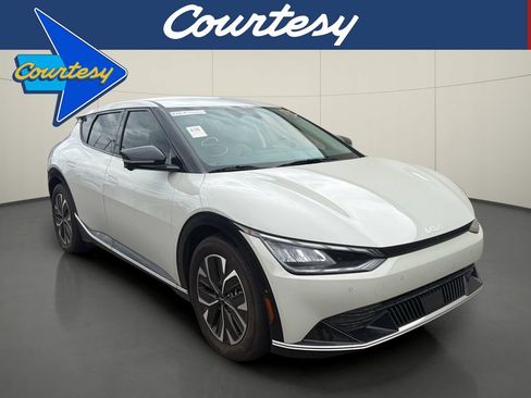 Used 2023 Kia EV6 Wind w/ Wind Technology Package AWD/4WD image 1